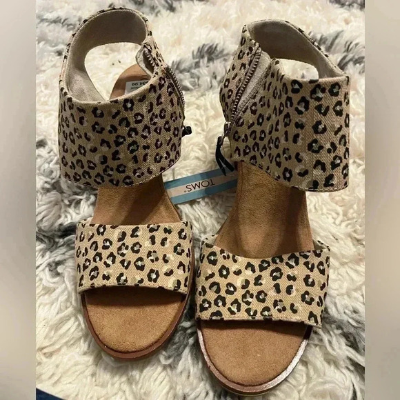 TOMS cut out open toe cheetah new with tags size 11 sandal heel - Picture 6 of 6